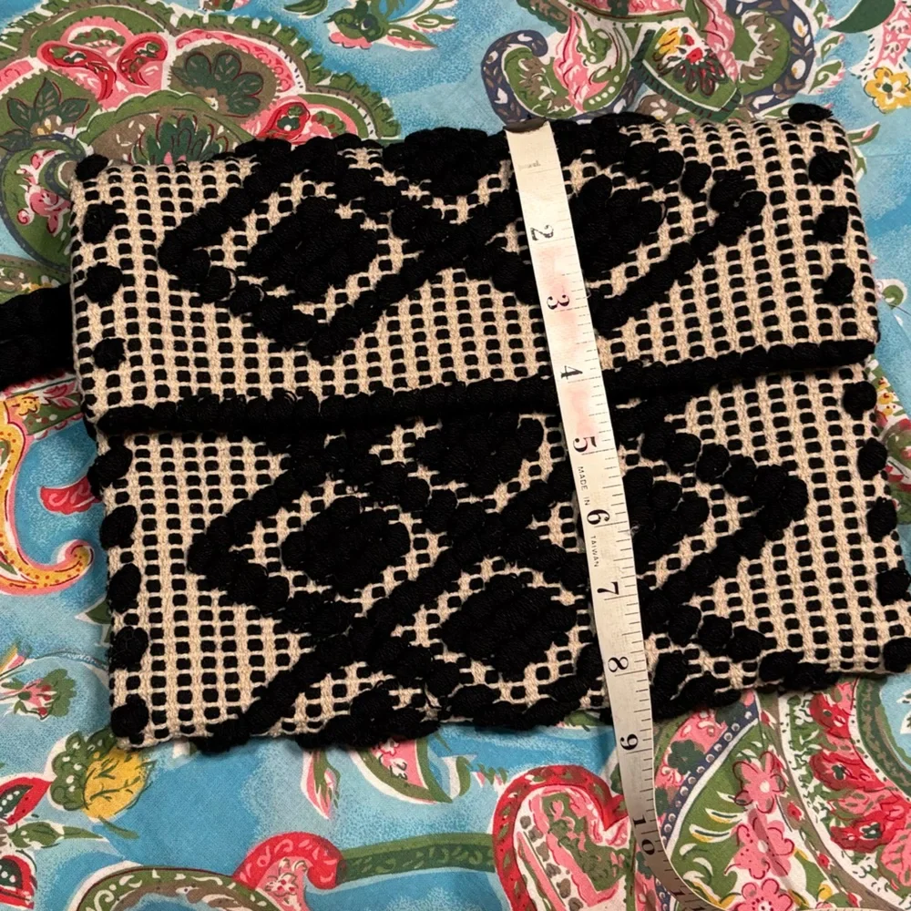 ELIZABETH & JAMES boho wristlet CLUTCH textured handbag BLACK AND WHITE